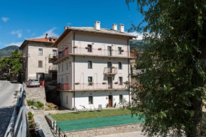 Гостиница La Pietra Felice, Интрод